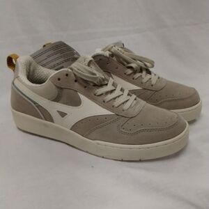 Mizuno Men's Taupe and Cream Sneakers